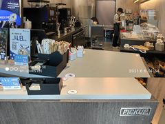 -瑞幸咖啡(半里花海生活广场店)