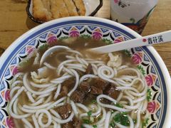 -鑫花溪牛肉米粉(人民广场店)