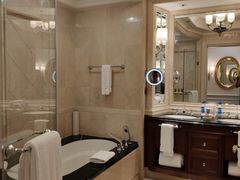 -广州富力丽思卡尔顿酒店