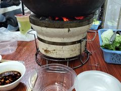 炭炉果鸡煲-威邵鸡煲(西华路总店)