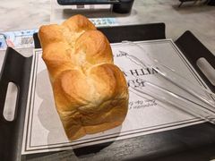 -HOT CRUSH趁热集合·现烤面包(上海环球港店)