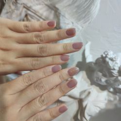 -花岐款式专研健康美甲沙龙