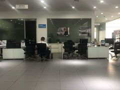 -上海宝宁宝马4S店