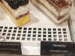 -文艺复兴百货(米兰大教堂广场店)