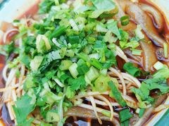 -拈签一笑黄牛肉辣卤串串