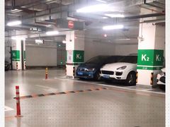 -虹桥天地-停车场