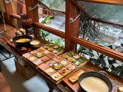 -银米·云南传统过桥米线(双廊黑金冠店)