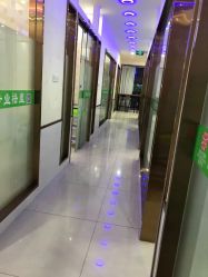 -苗医生专业祛痘·皮肤管理