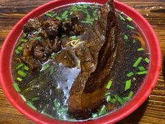 -小龙大肉面馆