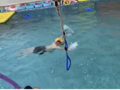 -爱乐游亲子游泳俱乐部