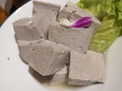 -野山舂·贵州现舂酸汤火锅(鸿通城店)