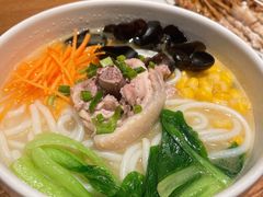 鸡汤米线-云海肴云南菜(正大广场店)