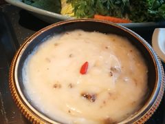 -老牌坊云南鱼豆花火锅(哈西万达店)