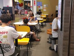 用餐区-麦当劳(皇岗路店)