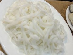 生河粉-濠轩阁特色生蚝火锅(水湾路店)