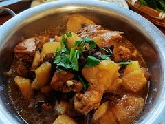 走地鸡炖蘑菇，土豆-老村长农家院