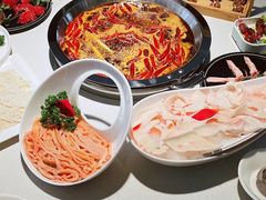 -茅草房·河畔园林火锅