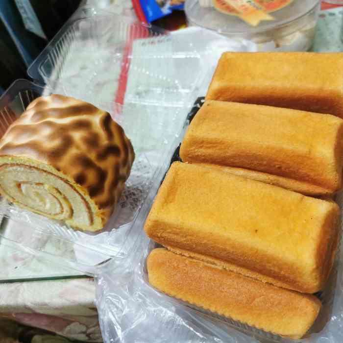 陈酥记糕点(南泉路店)-"在塘桥热最闹的南泉路上,十分的明显好找,.