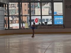 -冰纷万象滑冰场(深圳万象城店)