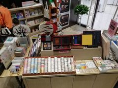 -钟书阁(群光广场店)