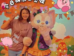 -小镇影院迪士尼小熊Duffy与他的朋友合影地