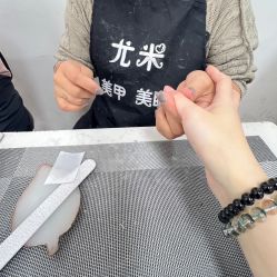 -尤米一站式美甲美睫