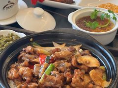 香菇牛蛙煲仔饭-两岸咖啡(平湖店)