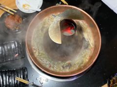 -果松木炭酸菜铜火锅·外婆参鸡汤