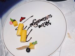 芒果酸奶慕斯-Olive橄榄花园漂亮饭主题布置餐厅(大望路店)