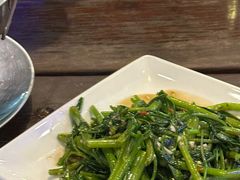 -Green Tree Rest. & Pub