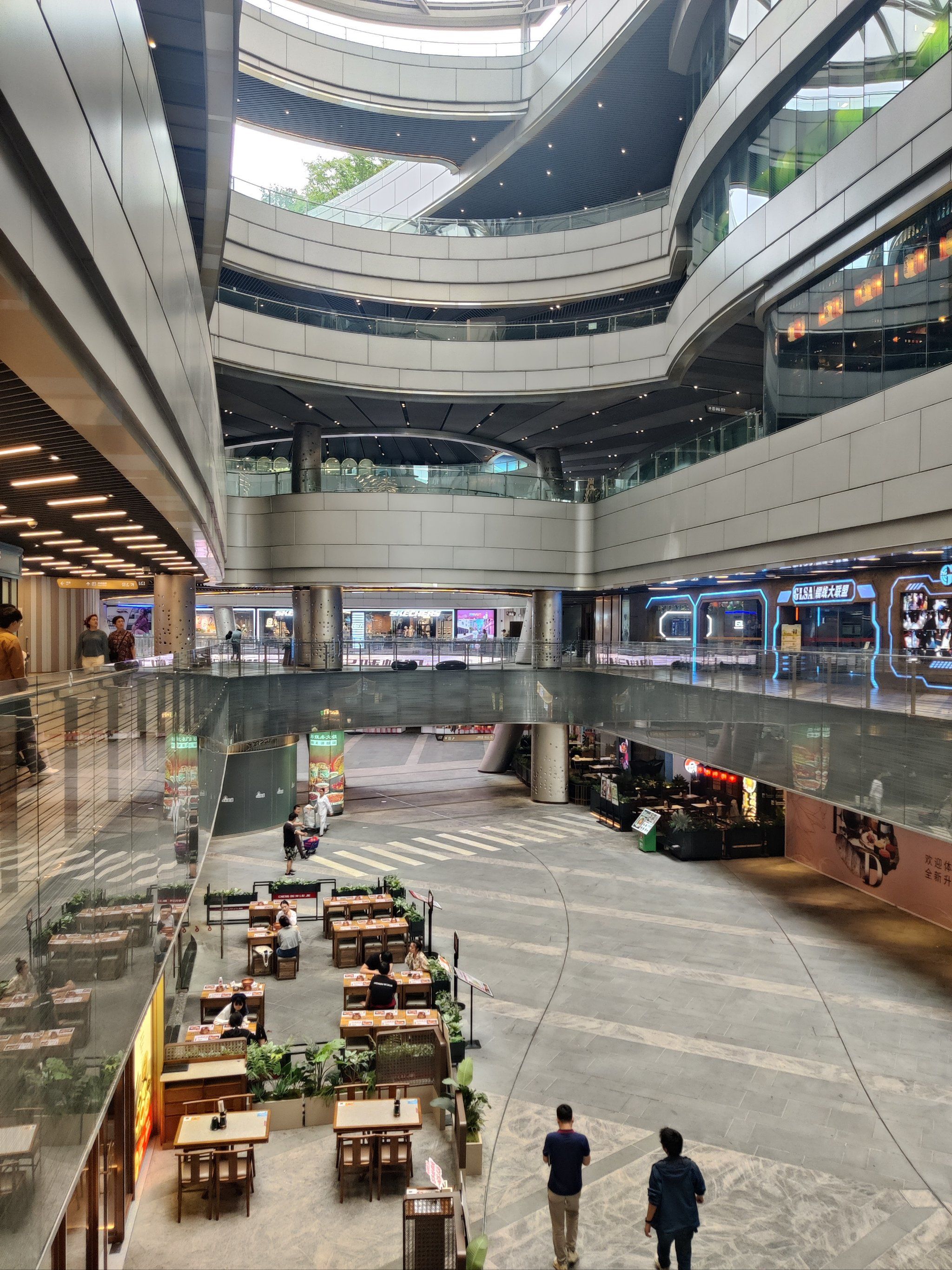 北外滩地标白玉兰广场