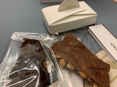 牛奶扁桃仁-Laderach 莱德拉(上海环贸iapm店)