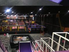 -嘿哟动霸CHUA·新潮玩运动娱乐中心·蹦床滑冰团建乐园