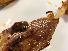 烤羊腿-那达慕蒙古风味酒楼