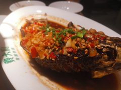 香酥大鲫鱼-费大厨辣椒炒肉(万家丽一店)
