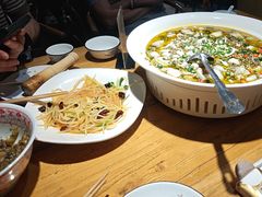 -小三峡食府(西五路店)