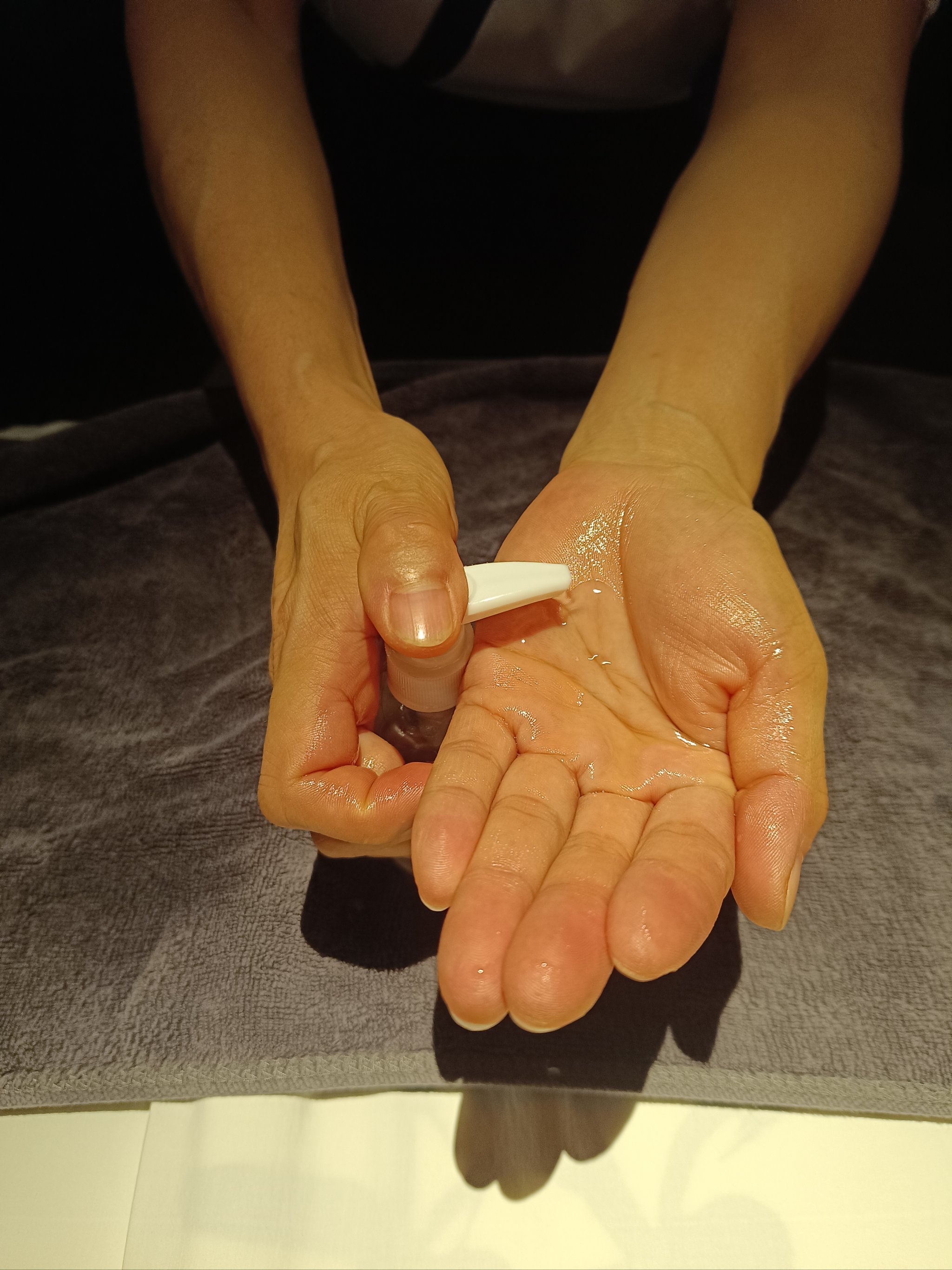 凯旋门前,至尊spa馆!