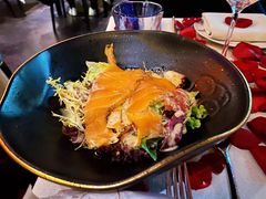 果木香草三文鱼牛油果沙拉-YUE·6·西式融合餐厅(外滩六号店)