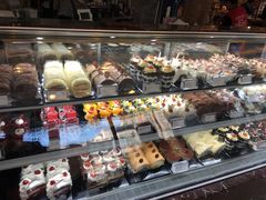 -85度C(生甜甜圈研究工坊·上海平凉店)