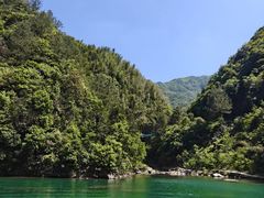 -安吉龙王山峡谷漂流