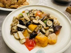 炒八珍菌-山外山菜馆(玉泉路店)