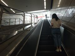 -体育场(地铁站)