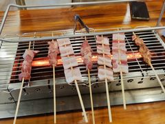 -哈尔滨小酒馆·鲜肉现穿自助烧烤(康新花园店)