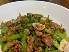 辣椒炒黑猪肉-渔乡米香·剁椒鱼头(四方坪店)