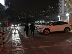 -新荟城购物中心-停车场