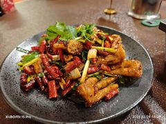 -曼听小寨海鲜烧烤·大连辣炒大王(盖州街店)