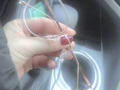 -臻美视爵眼镜·明月·依视路·蔡司折扣店(广渠门店)