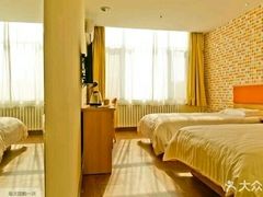 -莫泰酒店(上海虹桥北新泾地铁站天山路店)