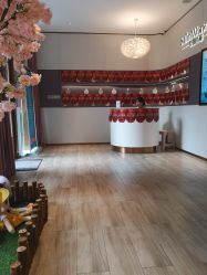 -诗丽华黛美容院