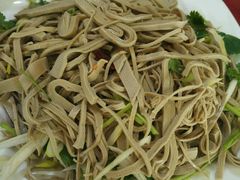 -溢心园香河肉饼总店